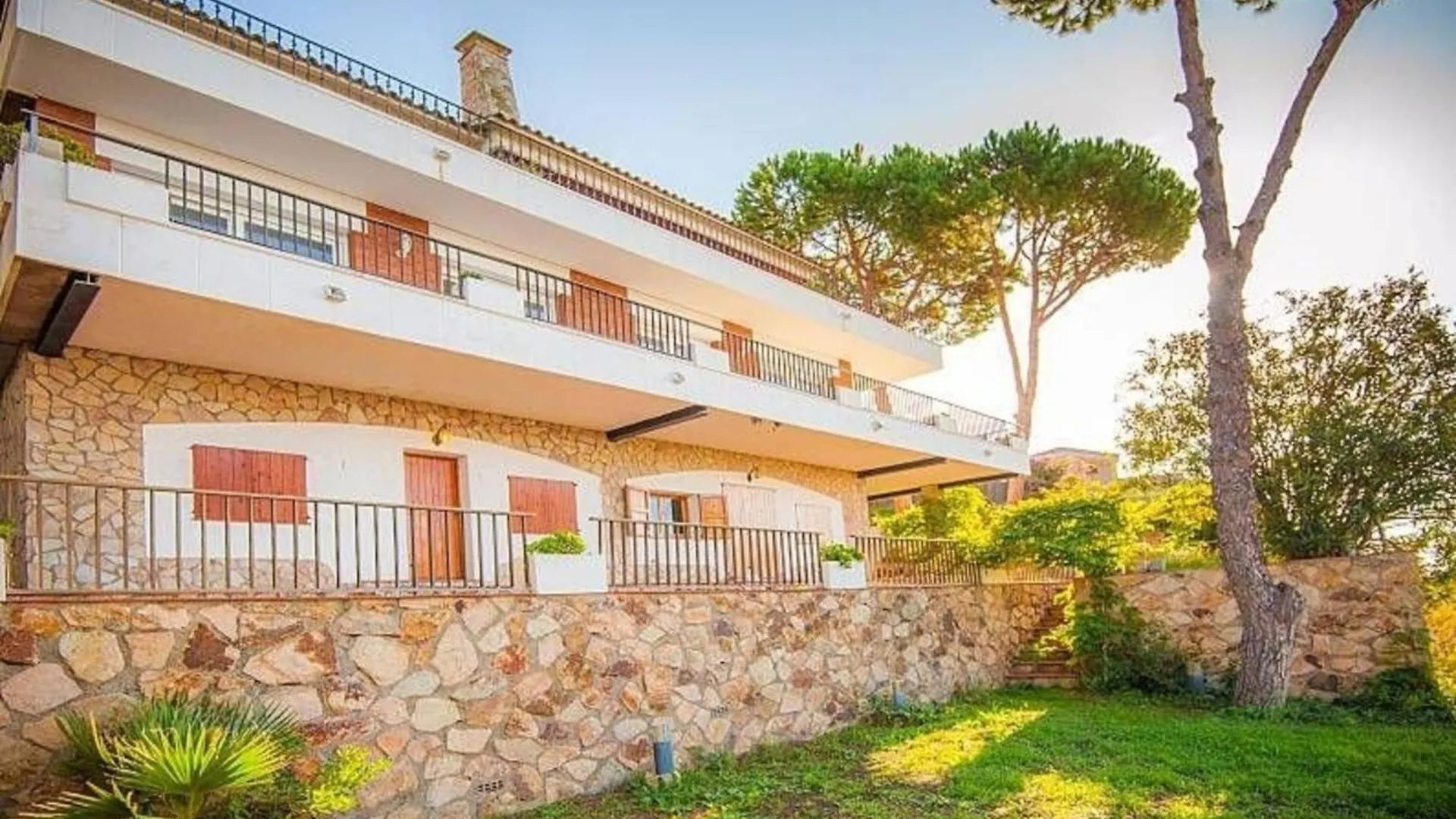 Ferienhaus Fluvia Fuer 17 Personen In Lloret De Mar