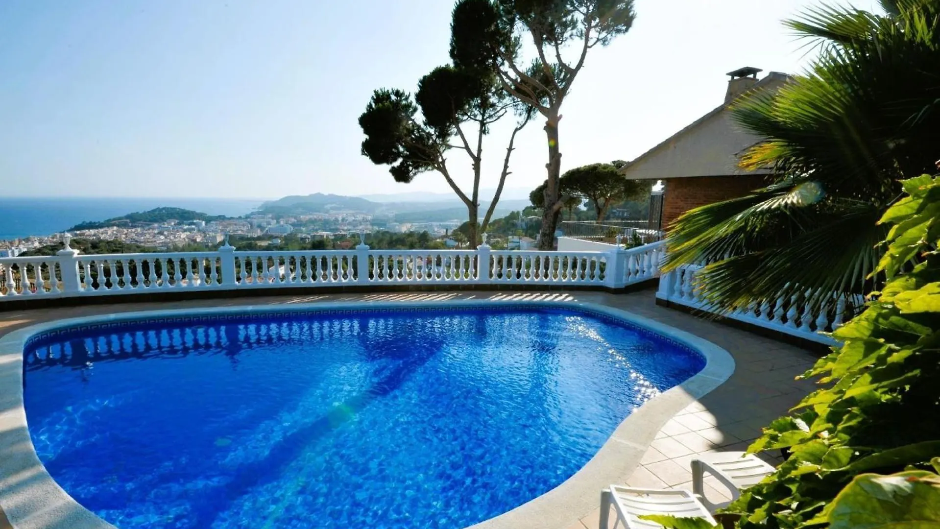 Ferienhaus Fluvia Fuer 17 Personen In Lloret De Mar Holiday home